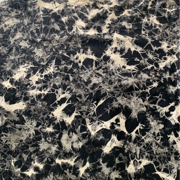 Glow in the dark graphic tee - Picture 3 of 3